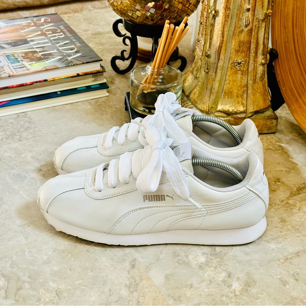 Puma Bella Lace Up  Womens White Sneakers Rose’  Shoes 360116-05 Size 10 EUC!